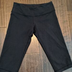 Black Lululemon Crops